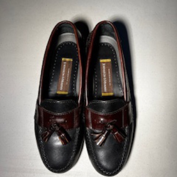 Johnston Murphy, size 9, slip on, barely worn - Picture 2 of 4